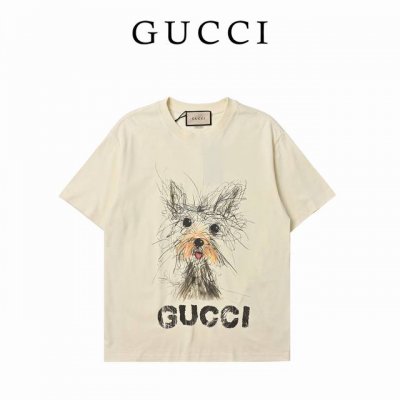 Gucci 古驰 素描小狗重工艺短袖T恤 选用客供定制针织100%纯棉面打造,面料手感细腻，厚实有质感的纯棉布，高密度的机织工艺，如棉絮般柔紧致舒适，有挺括感，