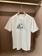 Gvc2025春夏新品三只小猫康利直喷短袖T恤；定制柜台同步棉质面料，非常柔顺细腻水润，胸前由三只小猫采用康利直喷工艺喷涂而成，作为2025夏季最炸裂的一款短袖