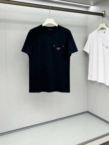 pra25Ss春夏新款平纹针织棉布基础圆领短Tee，男女同款三角标假口袋休闲套头短袖T恤衫！贸易公司渠道稀出，领先官网发售！P家新款T恤以其精湛的面料、巧妙的设