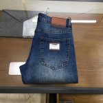 新品 D.G New# -春夏新款，男士牛仔裤原厂原布原洗水！进口原版水洗弹力面料，复杂的手工艺叠加，任何一个洗水环节多停留几秒都会变成完全不一样的颜色效果，所