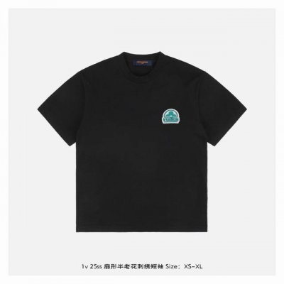 lv 25Ss 扇形半老花刺绣短袖 面料采用230克重精梳棉，定制32支1*1螺纹，成衣两遍水洗处理，面料舒适亲肤无异感，定制定染面料，纺织密度高，垂感佳，不易
