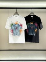 p230，Chanel/香奈儿，2025夏季最新款，专柜同步有售，原单狠货，时尚休闲圆领短袖T恤，上身很有特点！吸睛而有亮点，进口原版面料，顶级刺绣工艺字母图案