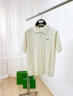 Lp 2620春夏新款，独家呈现！超级百搭极符合美学基调的一款短袖针织衫，最基础的款式以极简低调的奢华风格，在时尚界越简单的单品，越极易彰显出高级时髦感，触感柔