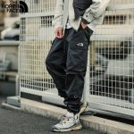 北面The North Face春季新款，男士松紧腰抽绳显瘦百搭侧边双口袋户外工装裤，男士冲锋裤，百搭工装休闲裤！ 颜色:军绿色，黑色，卡其色 尺码:M-3Xl