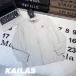 凯乐石Kailas 胸口斜拉链口袋 小太阳印花连帽防晒皮肤衣 男女同款 -面料：采用原版一比一定织定染轻量化Upf70+防风面料。轻柔质感，手感细腻，轻薄透气，