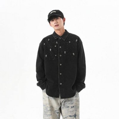 Chrome Hearts 克罗心代购版牛仔夹克外套，简单帅气大方，上身效果极佳，亲肤舒适可外套可内搭一件火爆衬衫，多重水洗工艺， 只为完美细节内里全光边走线，