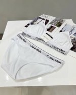 90 calvin Klein内衣【Jennie同款复古引力带】女士无钢圈三角杯文胸内裤套装 罕见原单狠货！！Jennie同款摩登引力带运动内衣，看细节绝对辣~