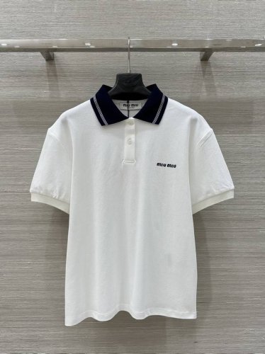 独家首发 原单品质，Miu系少女系穿搭！知识分子时髦风针织领Polo短袖上衣！定制进口高密双股珠地纯棉面料透气舒适。休闲H版型上身绝绝子！复古风甜妹穿搭！刺绣字