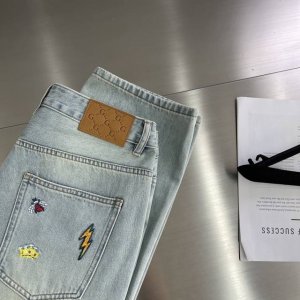 Gucc 高端定制、2025早春最新款阔腿直筒牛仔裤 柜台同步发售 进口固色面料 原版定制复刻 客供五金辅料 原单品质 重工洗水 做工走线精细 上身绝佳！ 优选