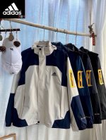 p200 【阿迪休闲户外冲锋衣】 adidas阿迪达斯休闲户外冲锋衣外套夹克，透气舒适，良好的疏水性材料，有效阻挡潮湿环境，运动户外必选，给热爱健身运动的宝宝们