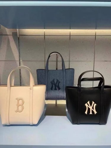 批 款号 130 韩国Mlb复古经典Ny纯色百搭单肩手提斜挎手拎女包菜篮子小包包 尺寸 17X19X9.5Cm 颜色 黑色 白色 牛仔蓝