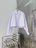 新款！最新Aw 25New 条纹绑带收腰衬衫。尺码：Sml。