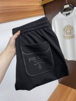 普拉达 2025春夏季新款，最新休闲裤。原版裤型上身休闲百搭、随性慵懒范，高级定制面料，订制工艺 舒适感爆棚。高端大气，夏天的味道有没有，首选 M-4Xl