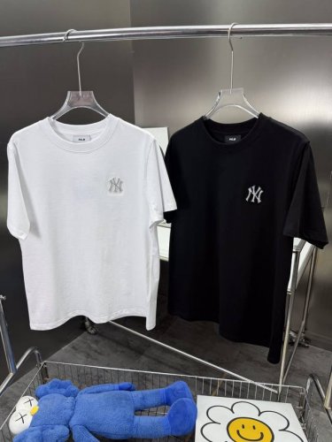 mlb官方 男女情侣大Logo时尚休闲运动短袖圆领T恤25夏季新款 顶级本版 面料定制定染，前面小Logo银线刺绣，后背镂空大标烫金设计更加超酷有形，每一件都彰