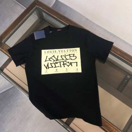 Louis Vuitton Lv 路易威登 24Ss夏季新款圆领短袖T恤！270克重磅高端纯棉面料，手感质感都极完美！修身裁剪设计干净利落！时尚又好看！走线做工
