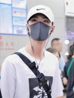 Nike新品棒球帽 专柜同步更新 王一博同款 这款真的是Nike专柜新品首发 基础百搭爆款 一看就是简单大方的设计 高品质鸭舌帽经典款式百看不厌 经典耐克刺绣标
