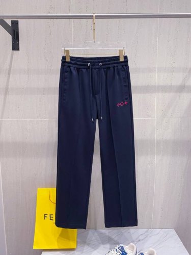 lv# 2025 铜氨丝莫代尔空气层春夏休闲裤子 美学的焕新诠释,演绎浓郁的格调型时尚风范,细节感和设计感强悍.经典品牌标识做为色彩搭配,演绎经典的品牌时尚,为