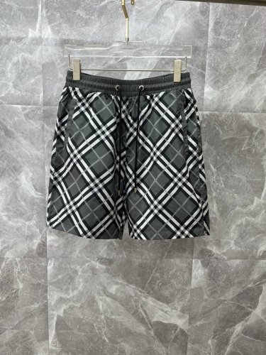 Burberry巴宝莉 2025春夏新款男士休闲短裤 高级定制透气面料 透气微弹舒适度极高 细节无可挑剔 顶级辅料配备 原版五金设计理念 三标齐全 手感细腻柔软