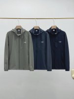 Arcteryx始祖鸟户外系列高品压胶冲锋衣 烟草棕 藏青 深黑蓝 L-5Xl 户外党、城市探索者们集合！今天必须分享一款让我惊艳不已的冲锋衣，轻松拿捏性价比与