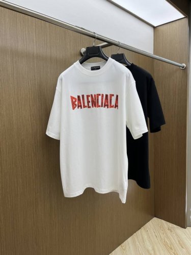 新款 Bbg 2610Fw春夏新品圆领打底外穿T恤，立体感Logo微廓形半袖活性纯棉打底T恤，棉，手感面糯有骨感，柔而有韧性。工艺处理，韧性和抗皱性能得到大幅度