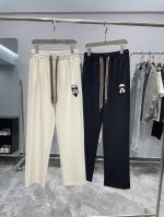C26-Fd25Ss春夏新款空气层棉布抽绳休闲裤 男士老佛爷刺绣徽标直筒运动休闲长裤 贸易公司渠道稀出 领先官网发售 一款专为追求舒适与个性并重的你精心打造的时