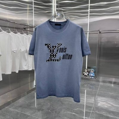 p100 Lv 2025春夏新款 洗水做旧 短袖T恤 厚板硅胶工艺 男女同款宽松版 S M L Xl Xxl 五个码 黑色 蓝色 咖啡色