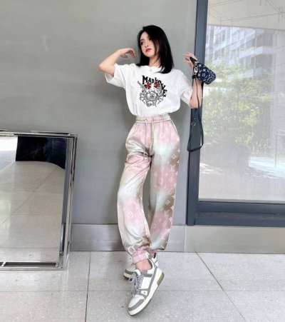 Givenchy 纪梵希蜘蛛字母短袖T恤 上身图