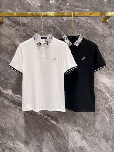Lv25Ss新款春夏短袖翻领T恤polo，最高版本客供定制高端朱地面料简单时尚款，螺纹拼色螺纹配色超级好看！胸前Lv字母刺绣经典Logo简单大方的款式！满满的高