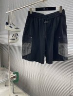 balenciag 25Ss休闲工装短裤 奢华经典品牌原版Logo配饰 热销款 身穿着非常舒适 低调不失奢华 穿出去非常有档次 裤型款式和裁剪亦无需多言 上身精