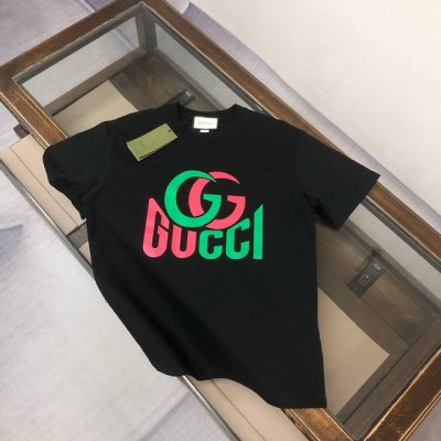 agucci 古驰 2025春夏新品，情侣款T恤，时尚休闲圆领短袖，采用进口原版科技面料，胸前印花工艺图案Logo，独特设计，档次极高，舒适透气，上身时尚帅气，