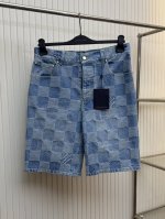 lv 路易棋盘格珍珠扣牛仔短裤 Size：S M L Xl