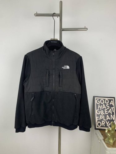 款号T127 新款The North Face 北面新款拼接摇粒绒外套！ 上身百搭不臃肿 秒杀市场所有版本 面料厚实保暖 防风保暖效果超赞 随意搭配都好看 Lo