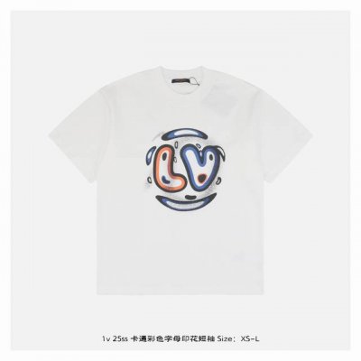 lv 25Ss 卡通彩色字母印花短袖 面料采用230克重精梳棉，定制32支1*1螺纹，成衣两遍水洗处理，面料舒适亲肤无异感，定制定染面料，纺织密度高，垂感佳，不