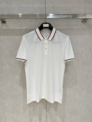 gu 商务休闲通勤款,渠道精品唯美主义的英式裁剪艺术尽显男士魅力风采. 25春夏 专属标识Polo衫短袖T恤 经典的翻领裁剪工艺从未停止.既不单调也不复杂,匠心