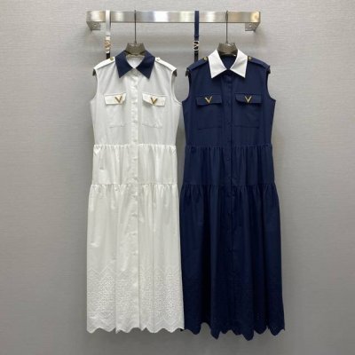 va*25Ss 重工定位绣花气质翻领金属扣点缀工装风连衣裙， 配送腰带 高级面料，颜色:图片2色，面料：精纺棉面料 Smlxl