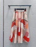 fend* 2025Ss新款半裙 面料丝滑光洁！经典又有型 各种都能完美驾驭～高级成衣做法，细节美到爆！精美又日常，轻松驾驭！质感棒棒哒！！减龄 时尚 休闲少女