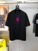 Lv 路易威登2025春夏新款原单男士圆领短袖T恤 专柜同步售卖 爆款高端品质 高版本 Os版型阔版 胸前后背植绒烫印字母Logo图案设计 定制进口双股100%