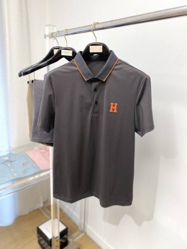 爱马仕、2025新品短袖T恤，帅气时尚，胸前顶级印胶字母Logo，简约百搭款。面料棉 不仅挺括，保持潮流的廓形，又穿着舒适，纱织更细腻，码数M-3Xl