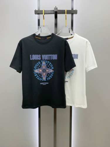 lv2025夏季新款短袖T恤，个性艺术系列全网独家首发 百搭款细节处理完美纯棉面料十分精致 原版面料 网红明星同款高版本 高品质手感非常舒服 时尚又个性 超级百