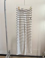 价格P： 品名：Ralph Laur*N 拉夫小马刺绣慵懒亚麻针织裤 尺码：M.L 颜色：条纹 这组亚麻纱线价格P贼贵，纯属个人私服很爱，穿上不想脱下这种。亚麻
