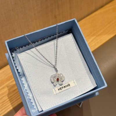 陈都灵同款]Hefang何方珠宝蝴蝶兰锁骨链项链轻奢优雅国风生日礼物，自带新中式氛围感，高级又气质，点缀红色宝石一眼惊艳！全套包装