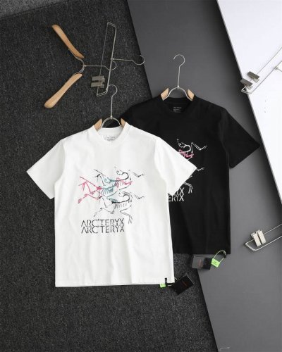 顶级复刻 Arc'teryx 始祖鸟夏季新款三只鸟彩色印花短袖T恤 官网同步 男女同款 小红书热门爆款 各大网红博主纷纷上身 强烈推荐 面料：32S双纱300克