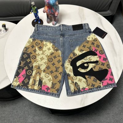 Lv路易威登 牛仔裤 修身剪裁 面料带弹力 重洗水 颜色超正 后口袋钢印水印图案 颜色：图片色 码数：M-Xxl M 腰围72-84 臀围104 裤长48 L