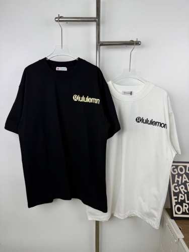 款号X43 Lululemon标识印花圆领短袖T桖 版型大 宽松有型且区别低版本瘦长版型上身拉胯 百分百承诺:顶级品质不做快餐货市面最高版本 顶级品质，280G