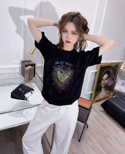 Dior 爱心印花短袖T恤 上身图