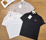 蒙口波纹经典休闲polo 采用了小翻领+门襟排扣的设计 隽永又儒雅 运动且商务 全身波纹面料 高端体感 透气舒适 既有严谨的精英范 又有利落阳光的运动感 夏天来