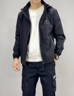 上新！ 始祖鸟经典四面弹连帽外套，反光Logo Arcteryx 始祖鸟反光标冲锋衣外套 帽子可拆卸。定制高档速干面料，内里网眼内衬，透气极佳。胸口经典3M反光