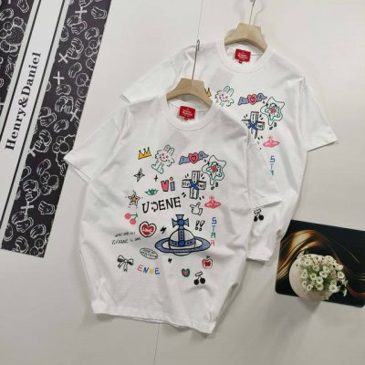 尺码Xs-L爆款推荐 Vivienne West Wood 西太后 薇薇安 土星个性涂鸦短袖T恤 2025年顶流爆款 无需多言 独家款式请勿抄袭 抄袭必究 25