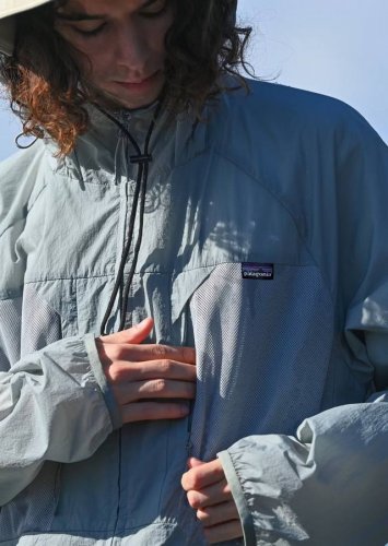 patagonia巴塔哥尼亚 冰岛蓝高品质防晒衣绣标双拉链凉感薄款大口袋网眼皱感夏季透气面料冲锋衣连帽运动拉链机能落肩外套情侣款 color: 蓝色 Size: