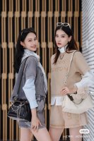 款号D25050485 Louis*驴家Lv新款休闲运动套装！古铜链条装饰做旧字母Logo印花宽松百搭毛圈短袖T恤上衣松紧腰宽松短裤！卡其色， M码：胸围112